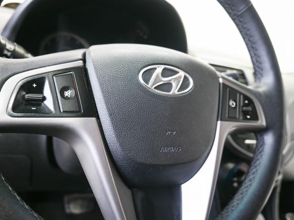 Hyundai Solaris I Рестайлинг с пробегом 2014 года, цена 999 900 рублей, 204200 км, седан, Автокод Объявления