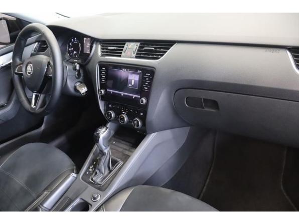 Skoda Octavia III (A7) Рестайлинг с пробегом 2017 года, цена 1 421 000 рублей, 190371 км, лифтбек, Автокод Объявления