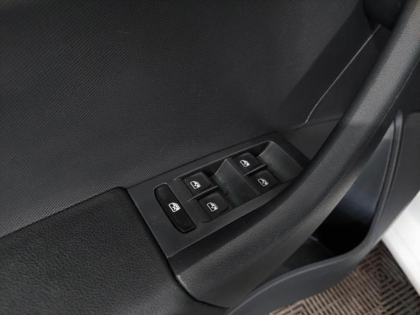 Skoda Rapid I с пробегом 2016 года, цена 1 240 000 рублей, 88000 км, лифтбек, Автокод Объявления