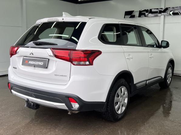 Mitsubishi Outlander III Рестайлинг 3 с пробегом 2018 года, цена 1 979 000 рублей, 151976 км, внедорожник, Автокод Объявления