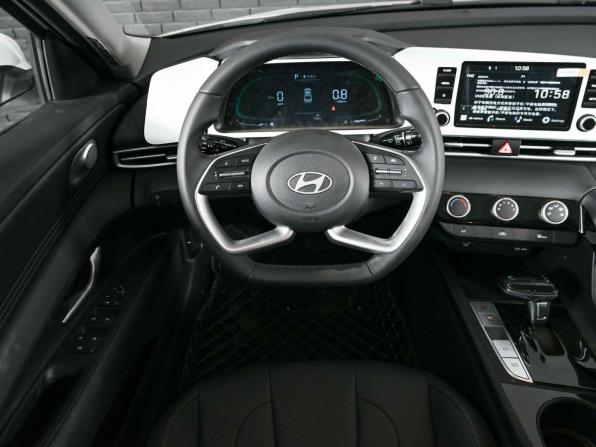 Hyundai Elantra VII (CN7) Рестайлинг с пробегом 2025 года, цена 3 245 000 рублей, 112 км, седан, Автокод Объявления