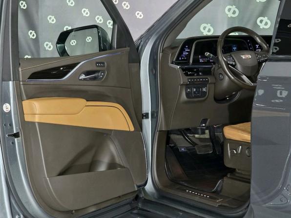 Cadillac Escalade V с пробегом 2022 года, цена 11 499 000 рублей, 38137 км, внедорожник, Автокод Объявления