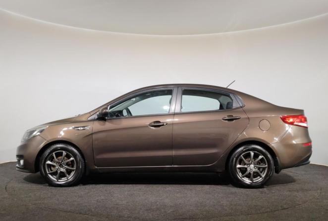 Kia Rio III Рестайлинг с пробегом 2015 года, цена 900 000 рублей, 189745 км, седан, Автокод Объявления