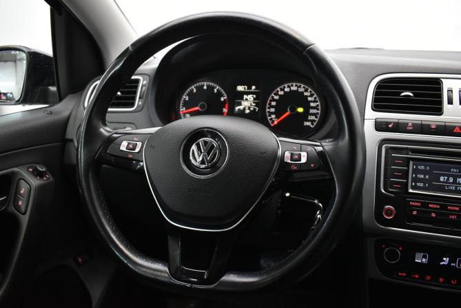 Volkswagen Polo V Рестайлинг с пробегом 2015 года, цена 1 395 000 рублей, 59605 км, седан, Автокод Объявления