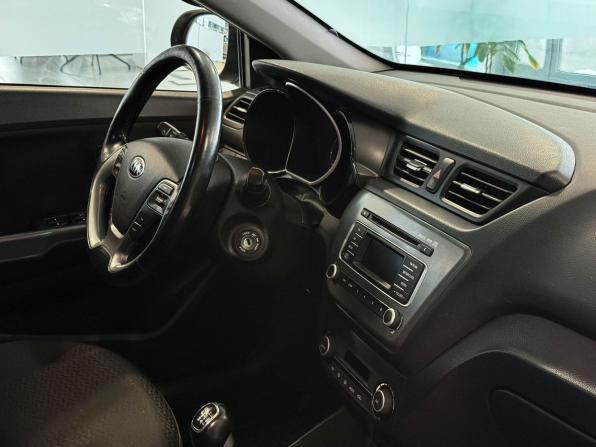 Kia Rio III Рестайлинг с пробегом 2017 года, цена 1 117 000 рублей, 98238 км, седан, Автокод Объявления