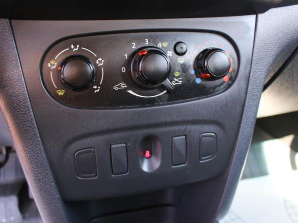 Renault Logan II с пробегом 2016 года, цена 700 000 рублей, 182956 км, седан, Автокод Объявления
