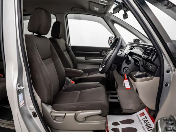 Honda Stepwgn V Рестайлинг с пробегом 2019 года, цена 1 750 000 рублей, 103555 км, минивэн, Автокод Объявления