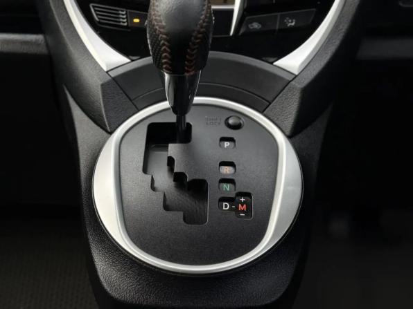 Toyota Ractis II с пробегом 2014 года, цена 970 000 рублей, 163114 км, хэтчбек, Автокод Объявления