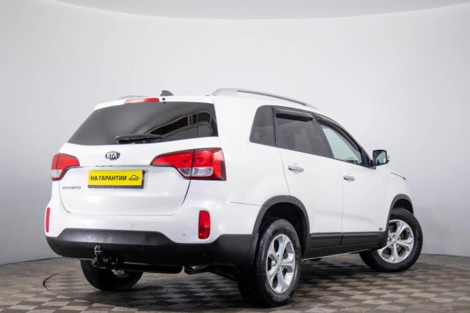 Kia Sorento II Рестайлинг с пробегом 2018 года, цена 2 099 000 рублей, 178000 км, внедорожник, Автокод Объявления
