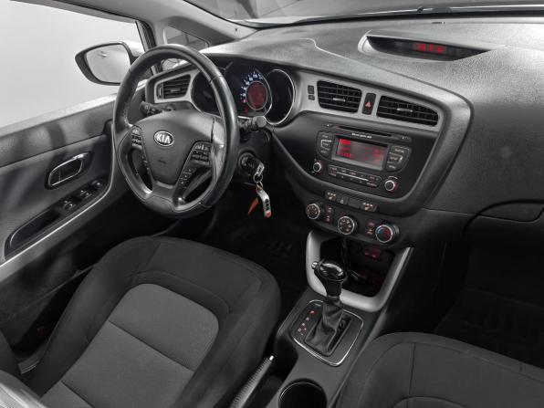 Kia Ceed II с пробегом 2015 года, цена 1 349 000 рублей, 68645 км, универсал, Автокод Объявления