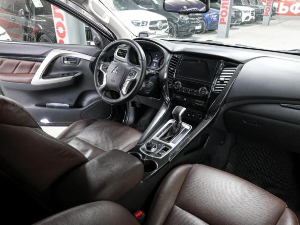 Mitsubishi Pajero Sport III с пробегом 2018 года, цена 3 249 000 рублей, 103018 км, внедорожник, Автокод Объявления
