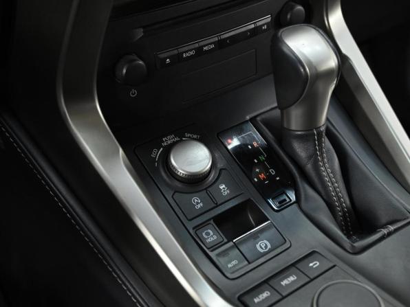 Lexus NX I с пробегом 2016 года, цена 2 399 000 рублей, 110000 км, внедорожник, Автокод Объявления
