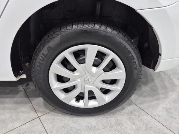 Renault Logan II Рестайлинг с пробегом 2022 года, цена 1 070 000 рублей, 77155 км, седан, Автокод Объявления