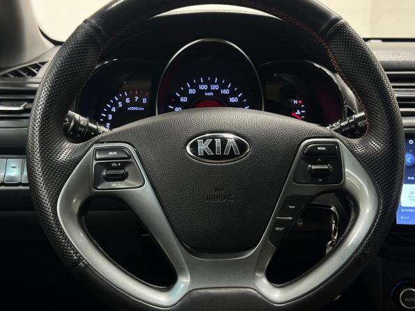 Kia Rio III Рестайлинг с пробегом 2017 года, цена 995 000 рублей, 176300 км, хэтчбек, Автокод Объявления