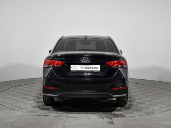 Hyundai Solaris II с пробегом 2018 года, цена 960 000 рублей, 130795 км, седан, Автокод Объявления