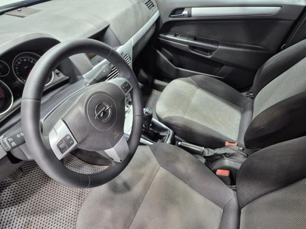 Opel Astra H Рестайлинг с пробегом 2011 года, цена 570 000 рублей, 245265 км, седан, Автокод Объявления