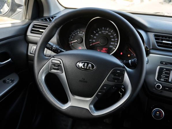 Kia Rio III Рестайлинг с пробегом 2016 года, цена 1 020 000 рублей, 100525 км, седан, Автокод Объявления