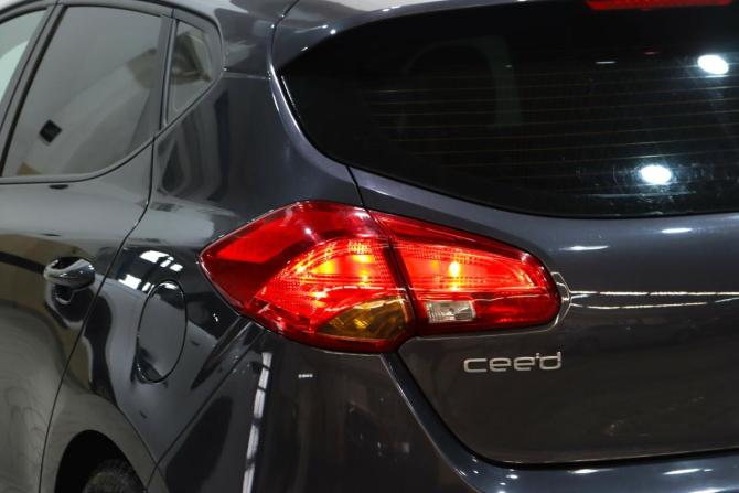 Kia Ceed II Рестайлинг с пробегом 2015 года, цена 1 219 000 рублей, 59777 км, хэтчбек, Автокод Объявления
