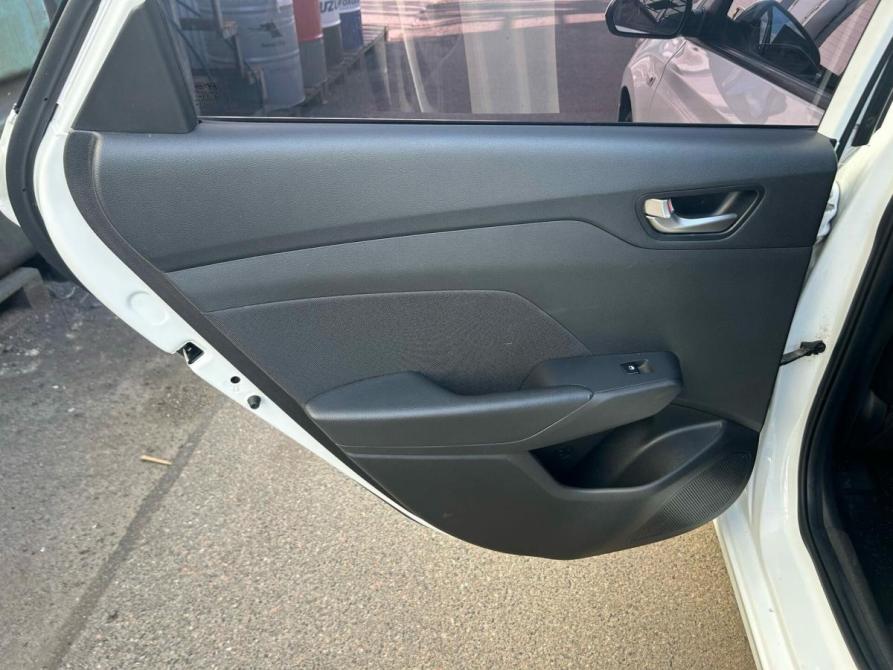 Hyundai Solaris II Санкт-Петербург  - изображение 18