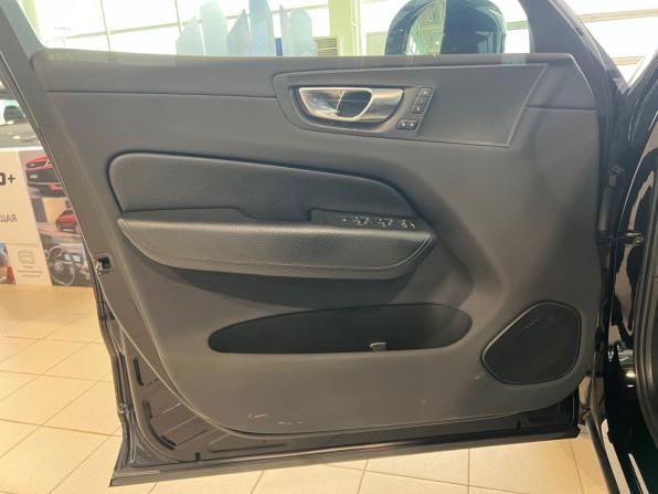 Volvo XC60 II Рестайлинг с пробегом 2021 года, цена 4 955 900 рублей, 63719 км, внедорожник, Автокод Объявления