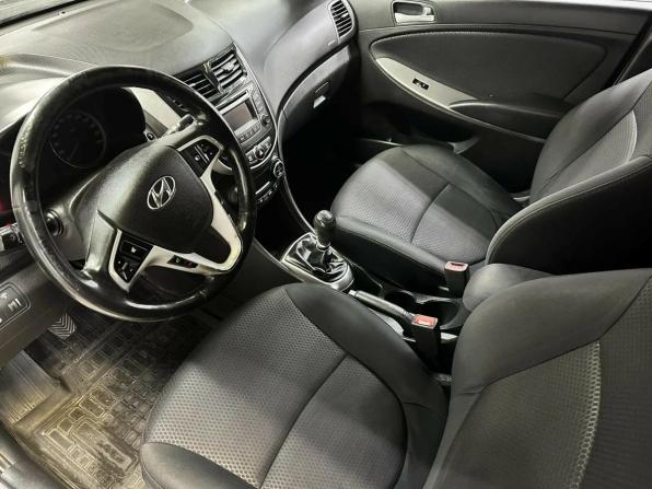 Hyundai Solaris I Рестайлинг с пробегом 2016 года, цена 660 000 рублей, 122539 км, хэтчбек, Автокод Объявления