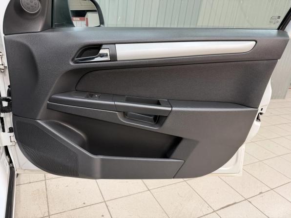 Opel Astra H Рестайлинг с пробегом 2012 года, цена 749 000 рублей, 117418 км, седан, Автокод Объявления