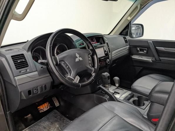 Mitsubishi Pajero IV Рестайлинг 2 с пробегом 2015 года, цена 2 515 000 рублей, 120717 км, внедорожник, Автокод Объявления