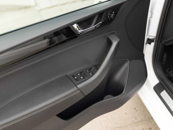 Skoda Rapid I Рестайлинг с пробегом 2018 года, цена 1 040 000 рублей, 124539 км, лифтбек, Автокод Объявления