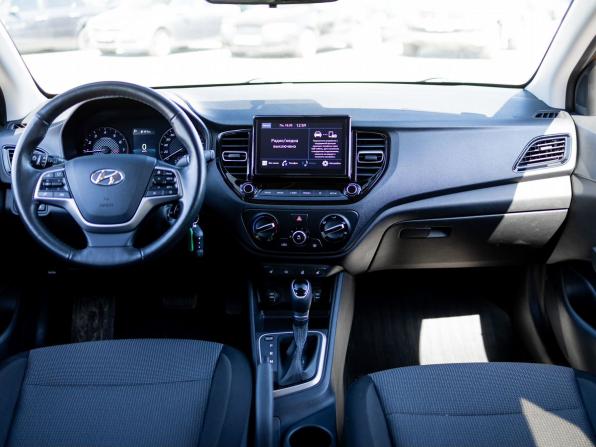 Hyundai Solaris II Рестайлинг с пробегом 2022 года, цена 1 549 000 рублей, 124495 км, седан, Автокод Объявления