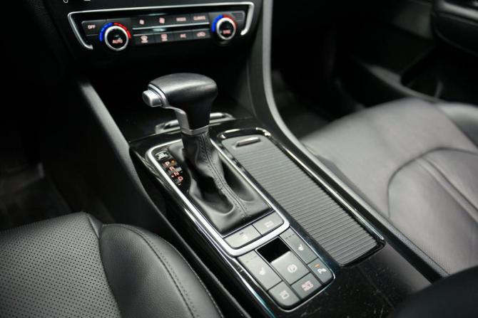 Kia Optima IV Рестайлинг с пробегом 2018 года, цена 1 999 000 рублей, 114000 км, седан, Автокод Объявления