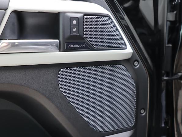 Land Rover Defender II с пробегом 2020 года, цена 4 190 000 рублей, 109793 км, внедорожник, Автокод Объявления