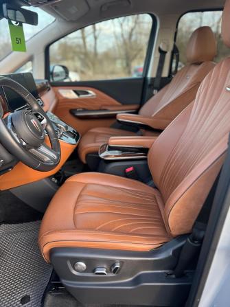 Hongqi HQ9 с пробегом 2022 года, цена 3 700 000 рублей, 97000 км, минивэн, Автокод Объявления