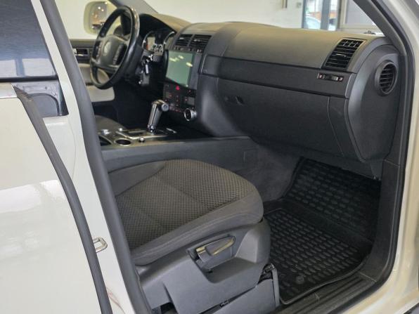 Volkswagen Touareg I Рестайлинг с пробегом 2010 года, цена 893 000 рублей, 208005 км, внедорожник, Автокод Объявления