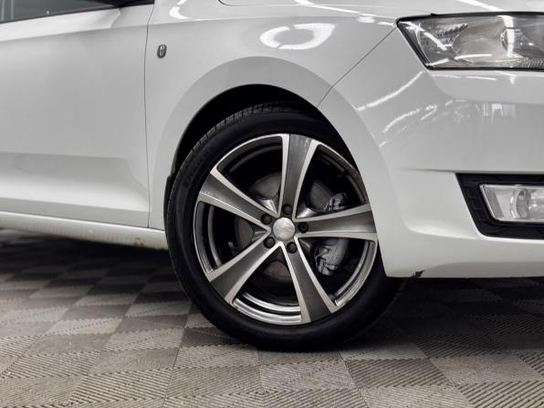 Skoda Rapid I с пробегом 2014 года, цена 900 000 рублей, 191992 км, лифтбек, Автокод Объявления