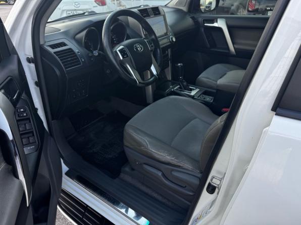 Toyota Land Cruiser Prado 150 Series с пробегом 2011 года, цена 2 350 000 рублей, 355000 км, внедорожник, Автокод Объявления
