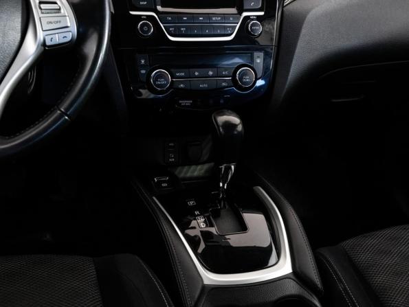 Nissan Qashqai II с пробегом 2018 года, цена 1 399 000 рублей, 199607 км, внедорожник, Автокод Объявления