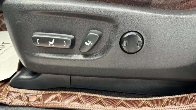 Toyota Land Cruiser Prado 150 Series Рестайлинг 1 с пробегом 2016 года, цена 3 490 000 рублей, 284246 км, внедорожник, Автокод Объявления