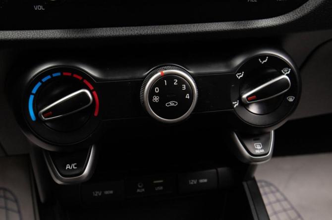 Kia Rio IV с пробегом 2020 года, цена 1 629 000 рублей, 121000 км, седан, Автокод Объявления