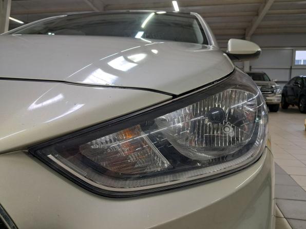 Hyundai Solaris II с пробегом 2019 года, цена 1 330 000 рублей, 118400 км, седан, Автокод Объявления