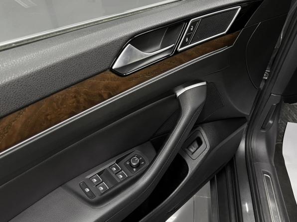 Volkswagen Passat B8 с пробегом 2015 года, цена 1 440 000 рублей, 234429 км, седан, Автокод Объявления
