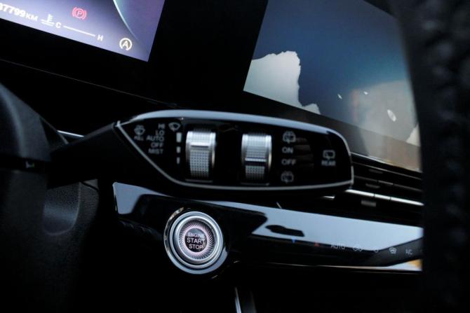 Omoda C5 I Рестайлинг с пробегом 2024 года, цена 2 130 000 рублей, 37798 км, внедорожник, Автокод Объявления
