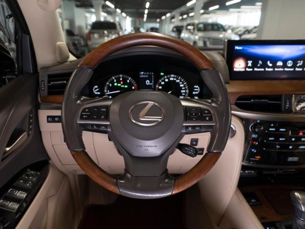 Lexus LX III Рестайлинг 2 с пробегом 2016 года, цена 6 400 000 рублей, 173896 км, внедорожник, Автокод Объявления