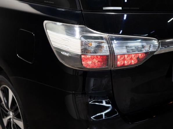 Toyota Wish II Рестайлинг с пробегом 2015 года, цена 1 685 000 рублей, 81000 км, минивэн, Автокод Объявления