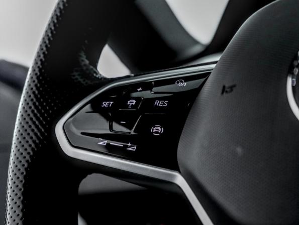 Volkswagen Passat CC II Рестайлинг с пробегом 2022 года, цена 3 490 000 рублей, 59850 км, лифтбек, Автокод Объявления