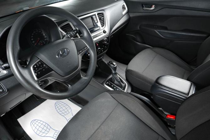 Hyundai Solaris II с пробегом 2019 года, цена 1 359 000 рублей, 138000 км, седан, Автокод Объявления