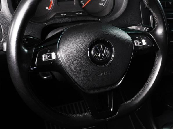 Volkswagen Polo V Рестайлинг с пробегом 2018 года, цена 1 250 000 рублей, 173482 км, седан, Автокод Объявления