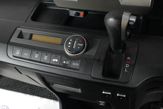 Honda Freed I Рестайлинг с пробегом 2011 года, цена 1 179 000 рублей, 121000 км, компактвэн, Автокод Объявления