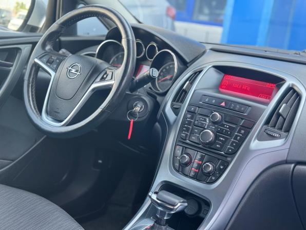 Opel Astra J Рестайлинг с пробегом 2012 года, цена 975 000 рублей, 115000 км, хэтчбек, Автокод Объявления