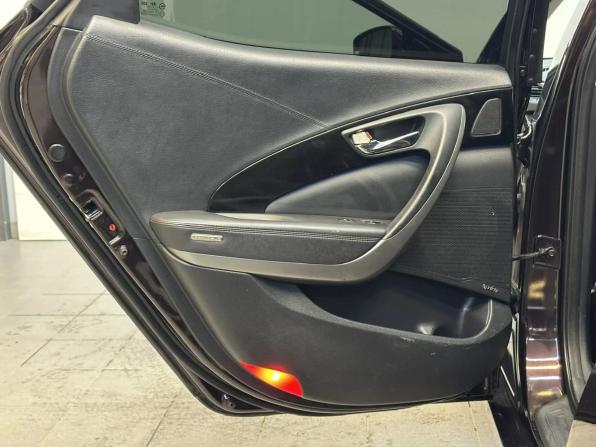 Hyundai Grandeur V с пробегом 2012 года, цена 990 000 рублей, 318251 км, седан, Автокод Объявления