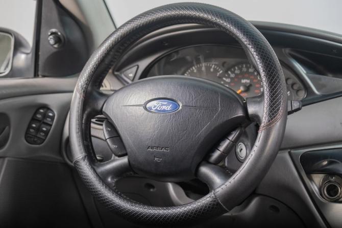 Ford Focus I с пробегом 2001 года, цена 299 000 рублей, 305000 км, хэтчбек, Автокод Объявления